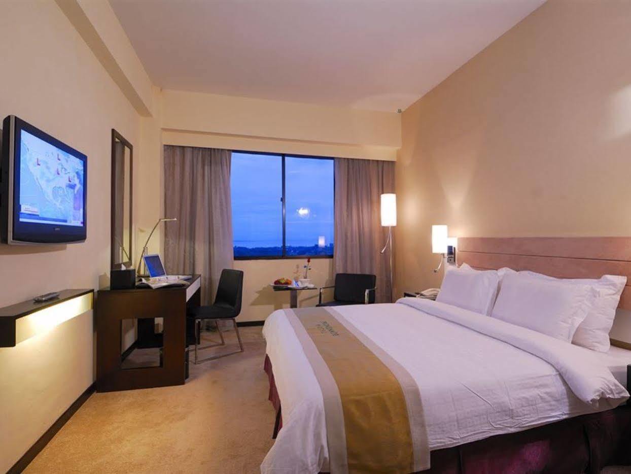 Borneo Royale Hotel Tawau Exterior photo