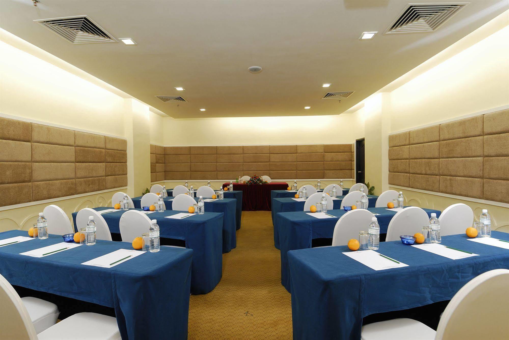 Borneo Royale Hotel Tawau Exterior photo